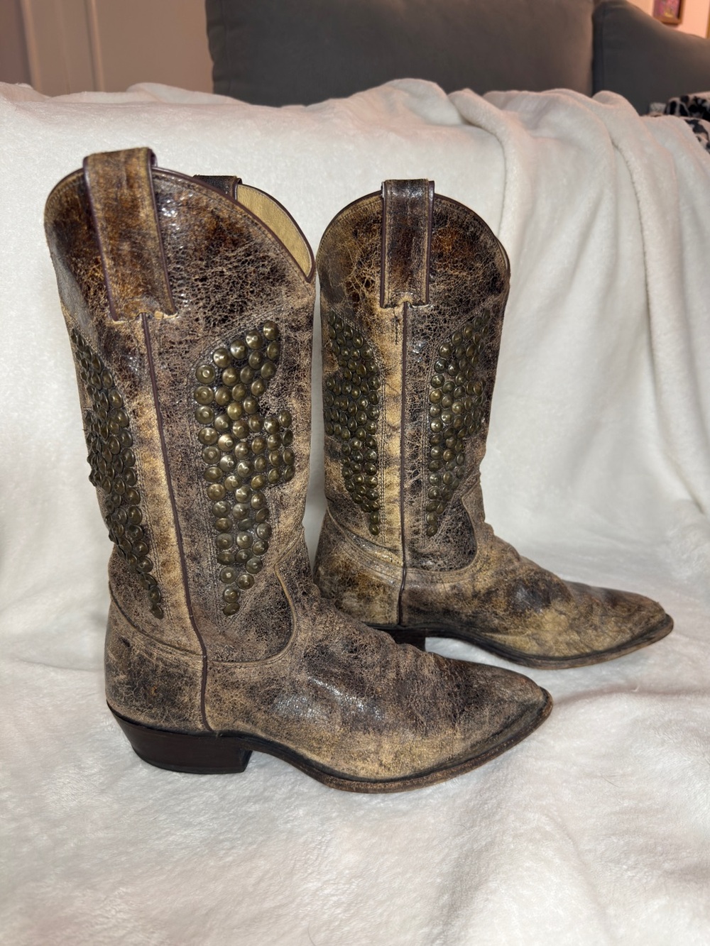 Frye Billy Hammered Studded Brown Distressed Leather Western Heeled Boots